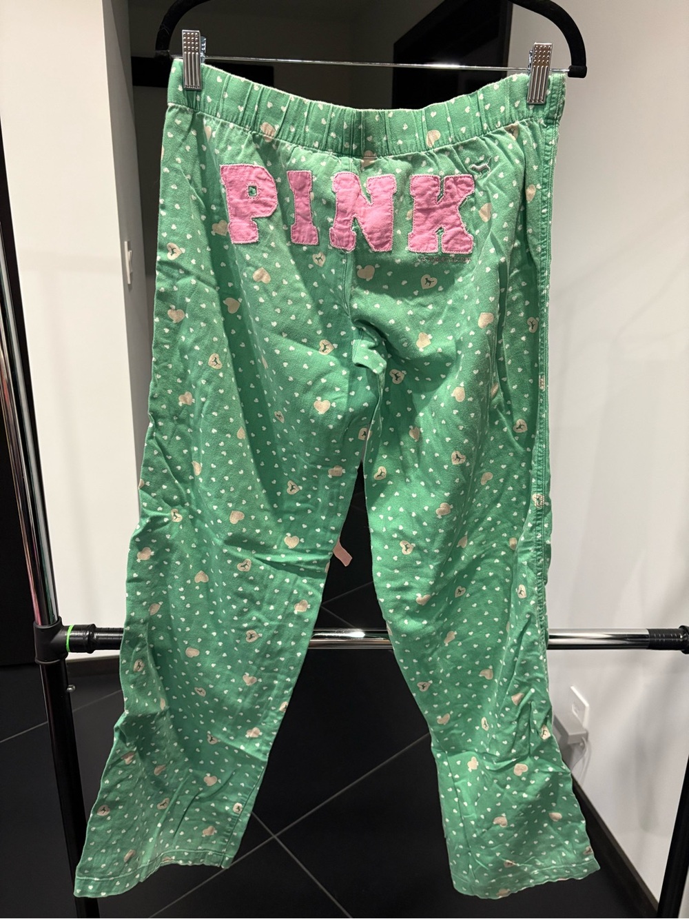 Y2K PINK Victoria's Secret Green Heart-Print Pajama Pants with Pink Logo - Picture 2 of 5